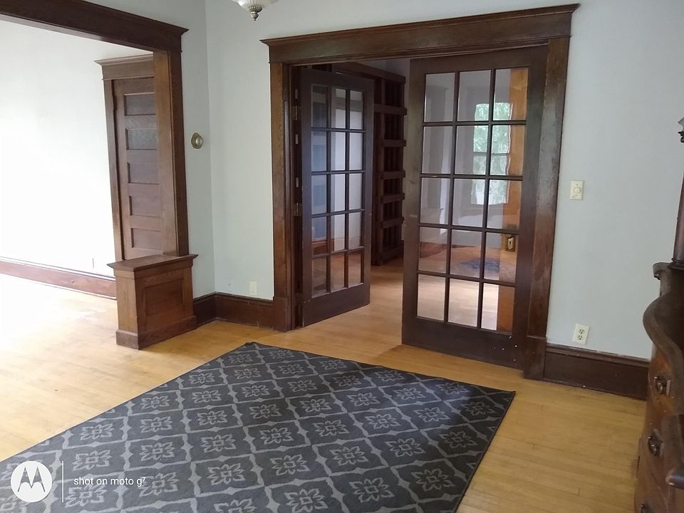 2nd image of 2827 11th Ave S #1