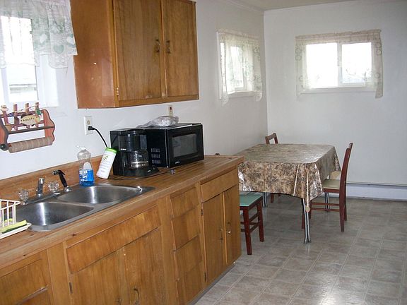 Kitchen in house - large eat in kitchen