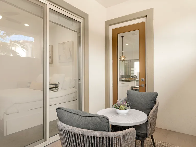 2402 Retreat Cir — Photo 10
