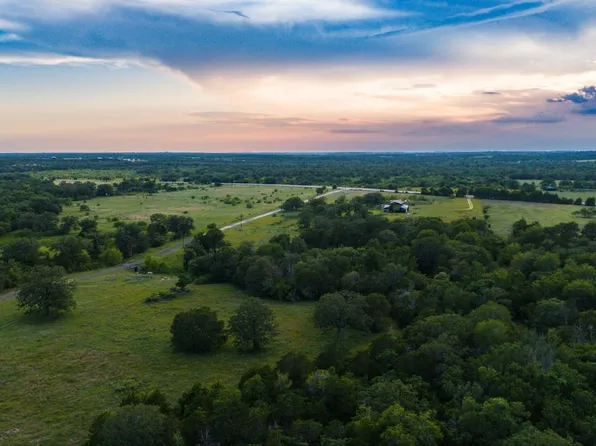 1395 Highway 95 S, Smithville, TX 78957