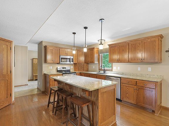 2nd image of 12866 195th Ave NW