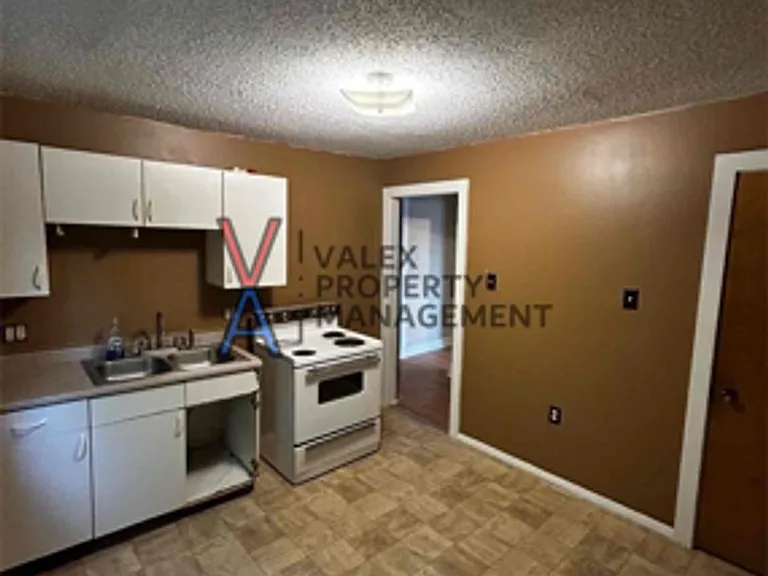 121 Dundaff St — Photo 5