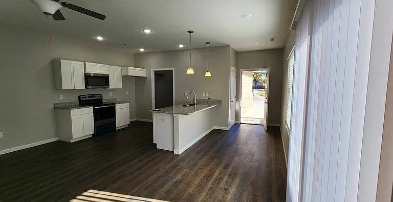 2325 N Burns Ave #2327 — Photo 2