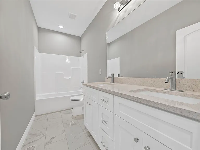 691 Denver Ln — Photo 23