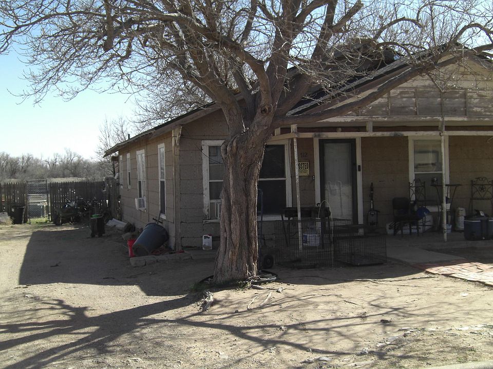 2nd image of 712 E 3rd St
