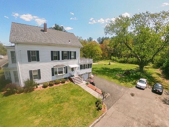 3rd image of 1003 Crescent St