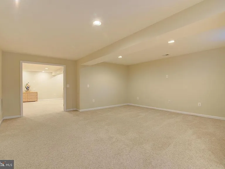 25291 Kilkeen Way — Photo 41