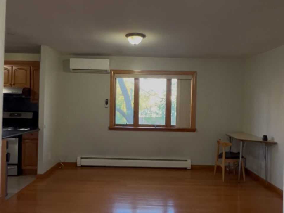 1st image of 15620 Sanford Ave Floor 3