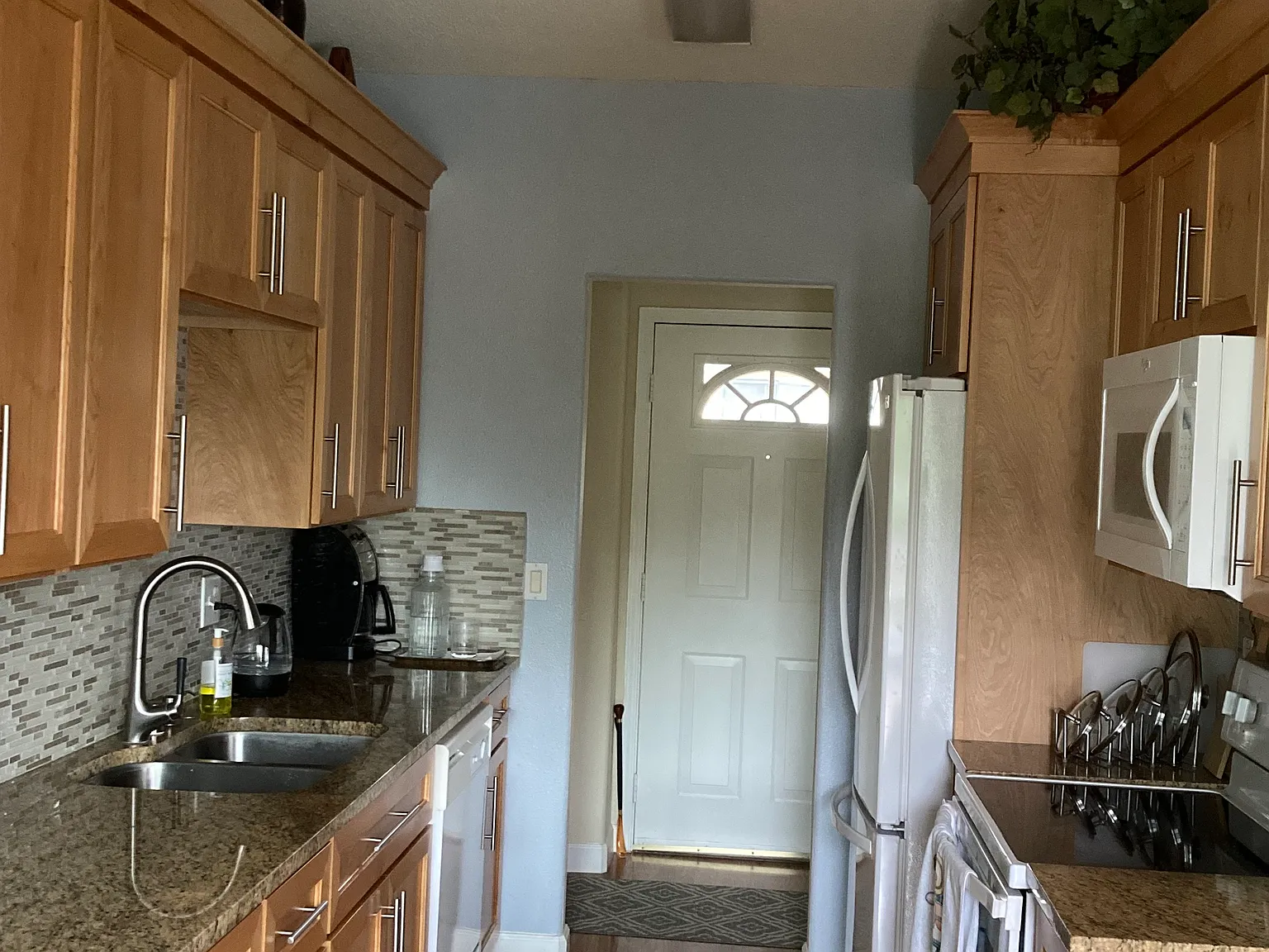 2 bed, 920 sqft, $1,900 — Photo 3