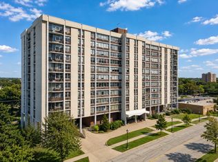 33 N Main St APT 10J, Lombard, IL 60148