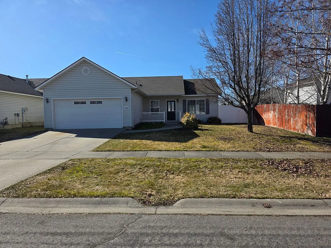 3 bed, 2.0 bath, 1150 sqft, $2,100 — Photo 1
