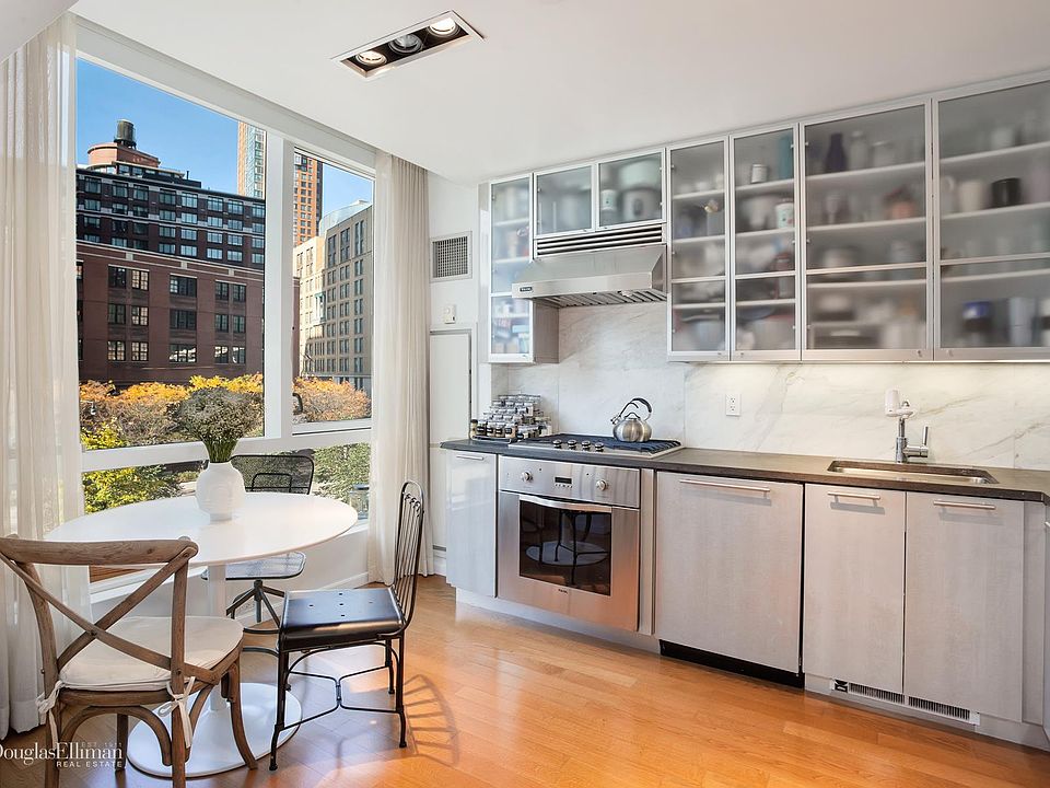 1st image of 200 Chambers St APT 3B