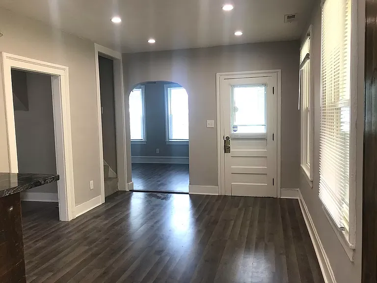 4313 Apple Ave — Photo 2