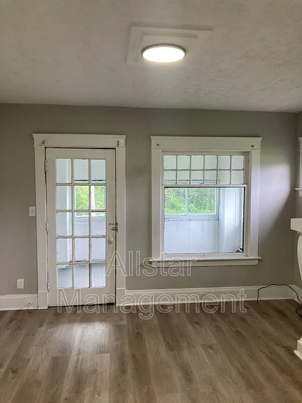 1 bed, 1.0 bath, 725 sqft, $700 — Photo 2