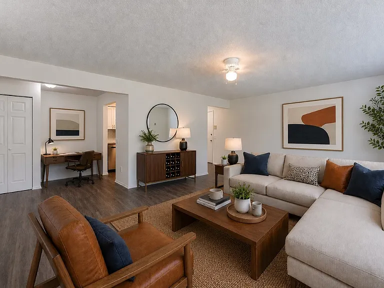 Creek Hill Apartment Homes — Photo 11