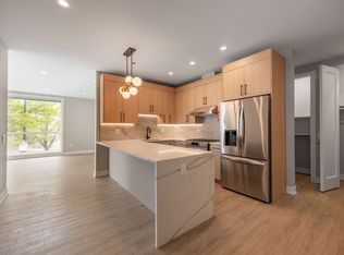 2354 W Polk St #301, Chicago, IL 60612