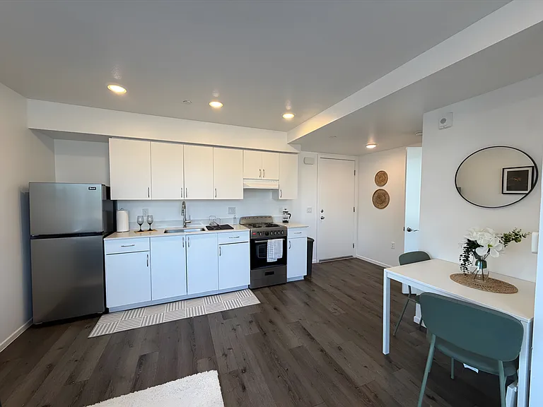 4238 S. Western Ave. — Photo 19
