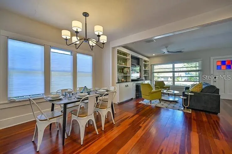 3 bed, 2.5 bath, 2208 sqft, $3,000 — Photo 3
