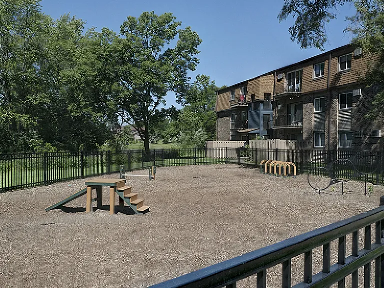 Eagle Creek Apartments — Photo 23