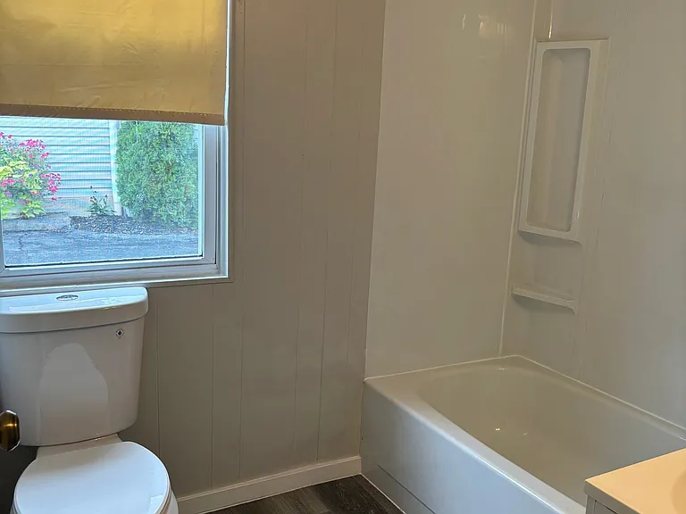 202 W Main St #4 — Photo 5