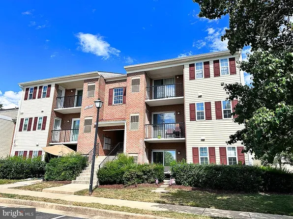 14800 Rydell Rd APT 302, Centreville, VA 20121