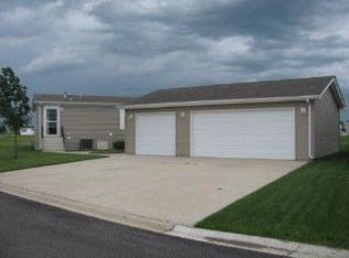 628 Long Oak Rd, Manteno, IL 60950