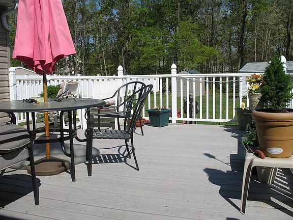 Trex Deck with Vinyl Rails