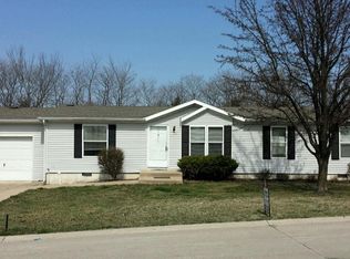 5200 N Burning Bush Rd, Columbia, MO 65202