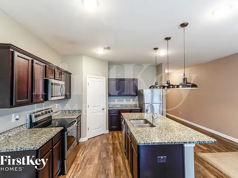 336 Alexander Ln — Photo 5
