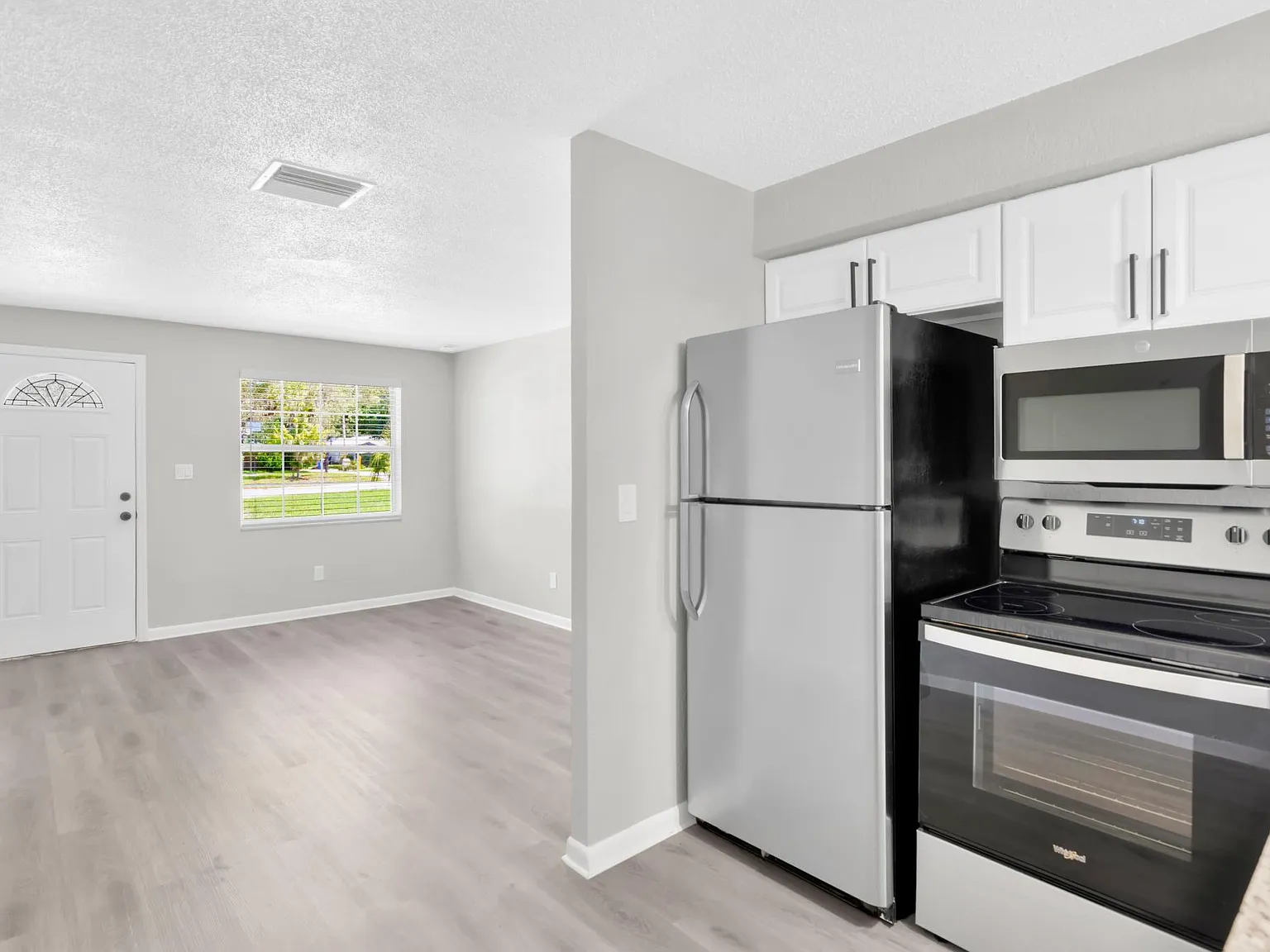 2 bed, 720 sqft, $1,675 — Photo 3