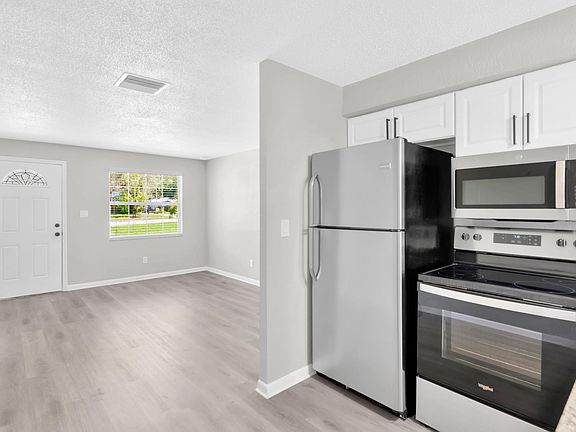 4th image of 1352 Tioga Ave