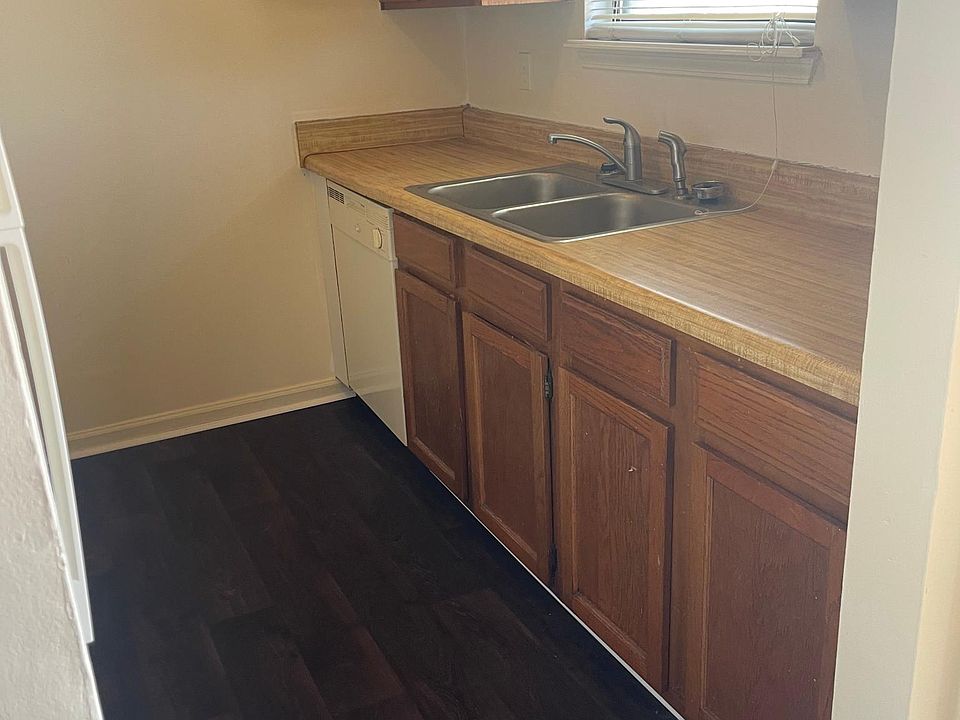 2nd image of 1295 Monticello Dr #C