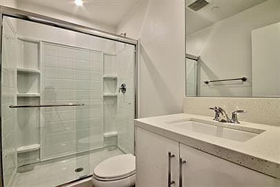 2nd image of 1407 W Bushell St #1