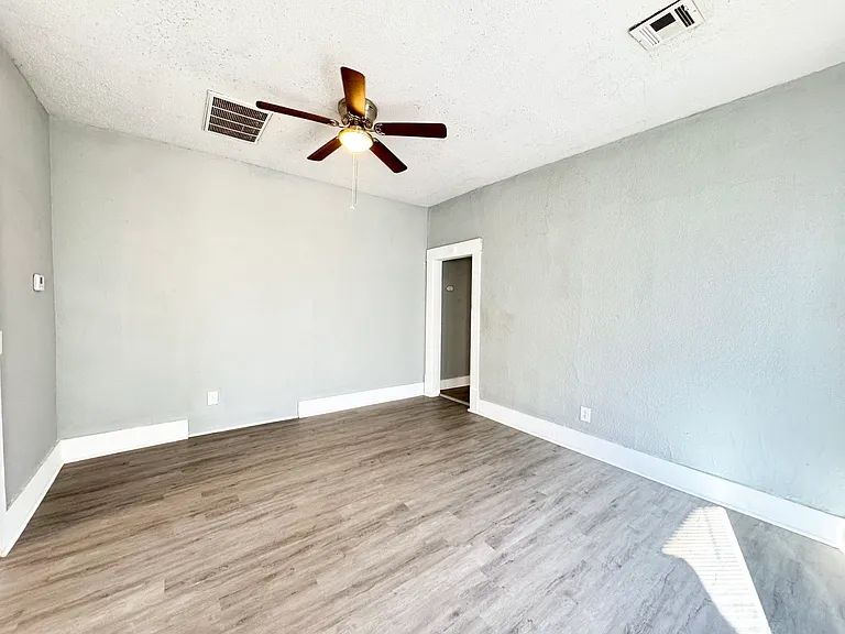 1119 NW 9th St #A — Photo 16