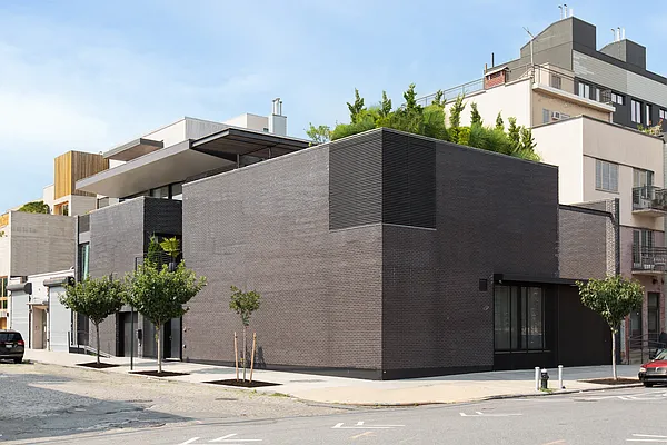 Rented by Compass | media 32