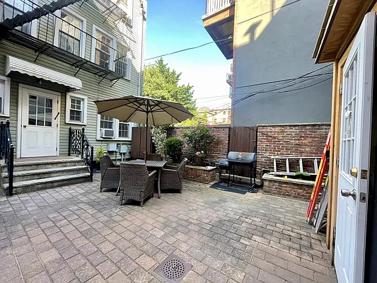 Rented by Compass | media 14