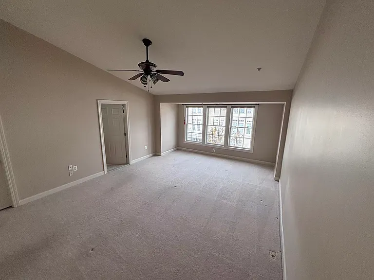 138 Swanton Ln — Photo 3
