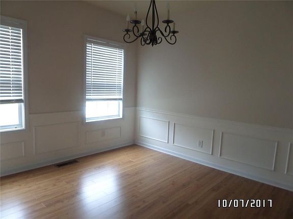 4th image of 2743 Cedar Dr