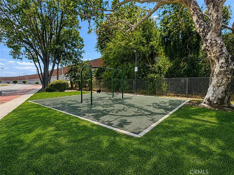 10539 Gridley Rd — Photo 29