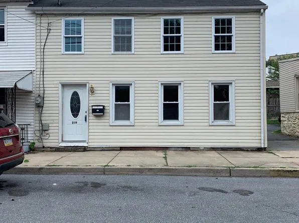 219 S 3rd St, Columbia, PA 17512