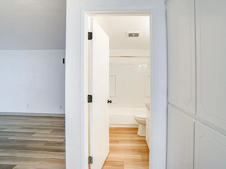 Westwood Apartments — Photo 25