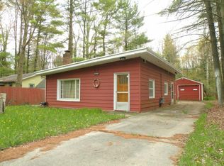 7186 County Farm Rd, Croswell, MI 48450