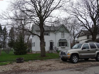 435 Center St, Woodstock, IL, 60098