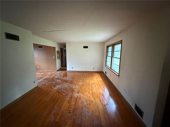3rd image of 7401 Greeley Ave