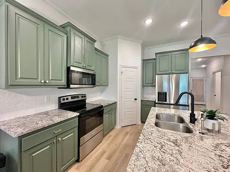 3076 Royal Garden Rd — Photo 12