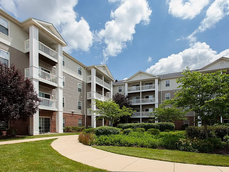 Manchester Lakes Apartment Homes — Photo 30