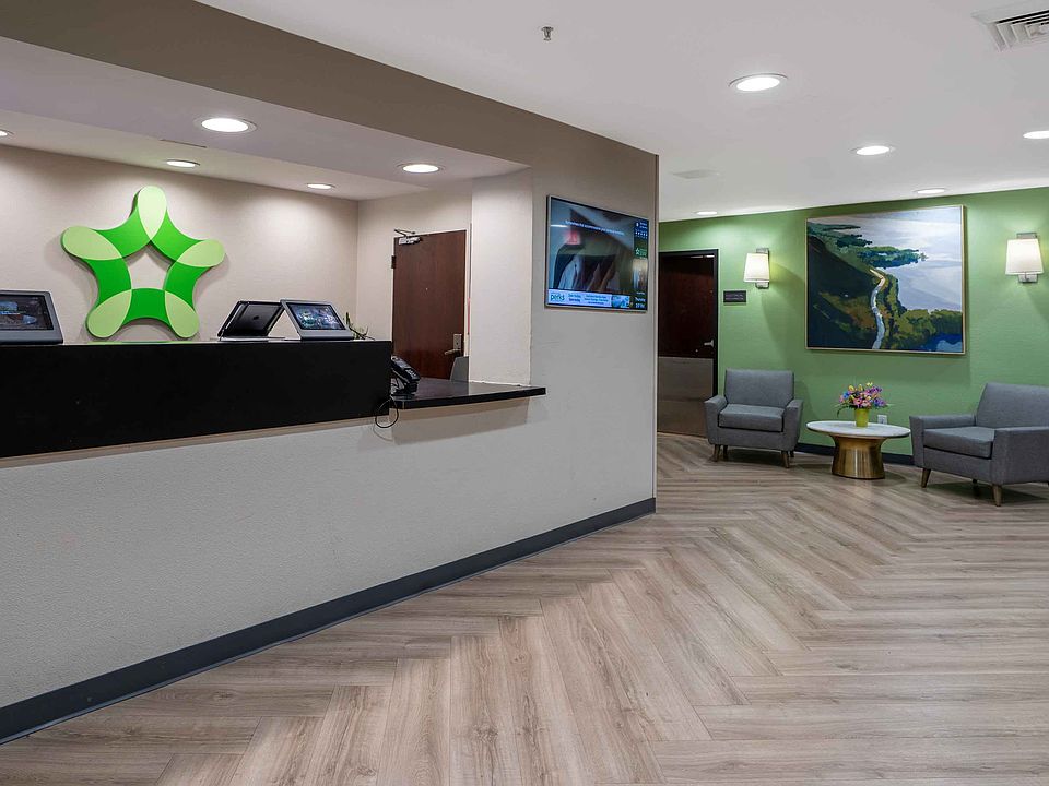 Lobby and Guest Check-in