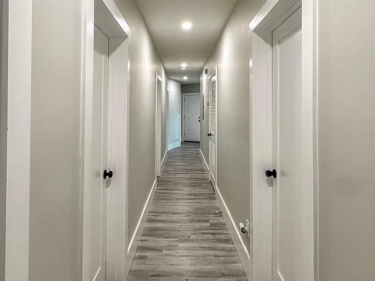 42 Irwin St #1 — Photo 9