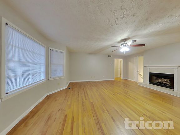 4th image of 15 Gregory Ln
