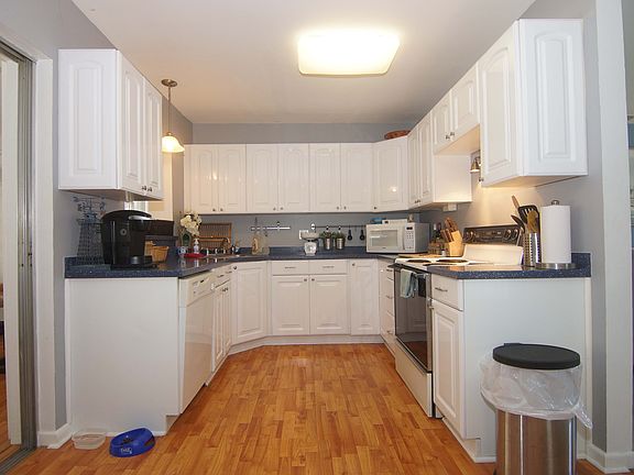 4th image of 1953 Pleasant Dr